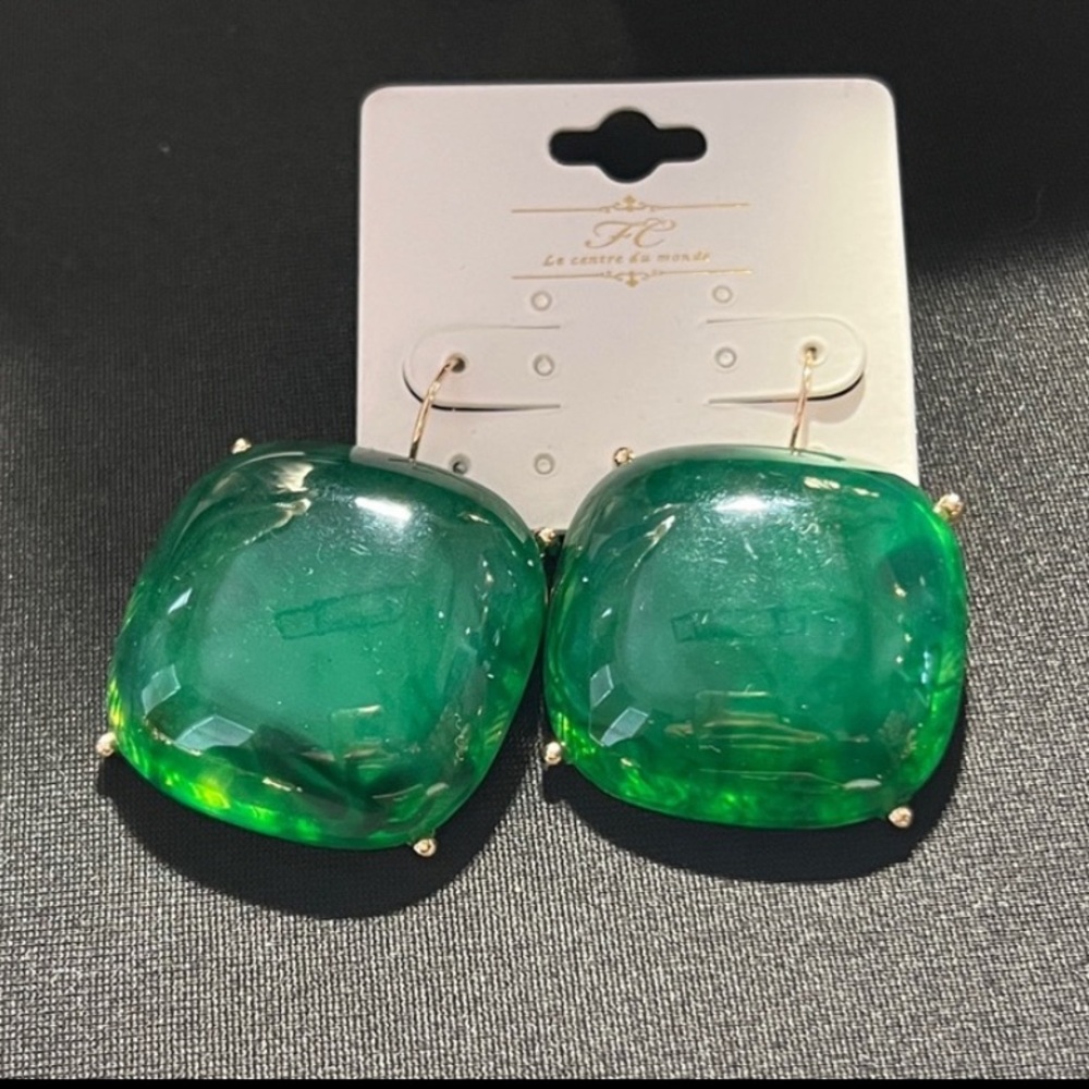 Elegant Green Earrings